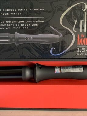 The Sultra Bombshell 1.5" Clipless Curling Wand - Black
